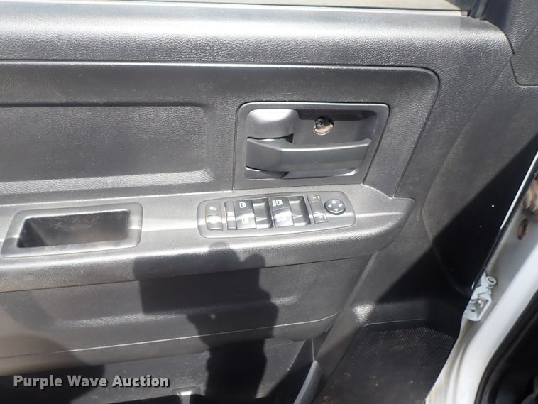 image for item DG3069 2016 Dodge Ram 2500  Crew Cab pickup truck