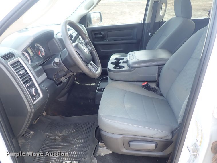 image for item DG3069 2016 Dodge Ram 2500  Crew Cab pickup truck