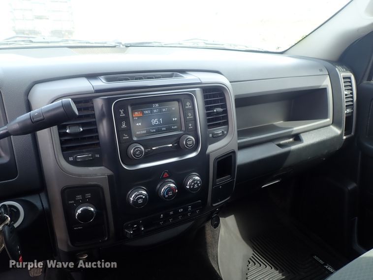 image for item DG3069 2016 Dodge Ram 2500  Crew Cab pickup truck