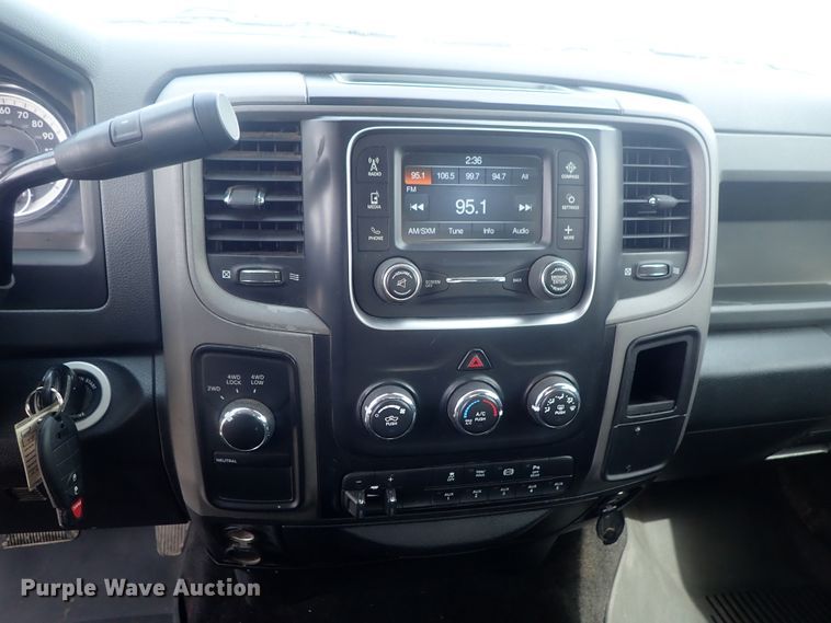 image for item DG3069 2016 Dodge Ram 2500  Crew Cab pickup truck