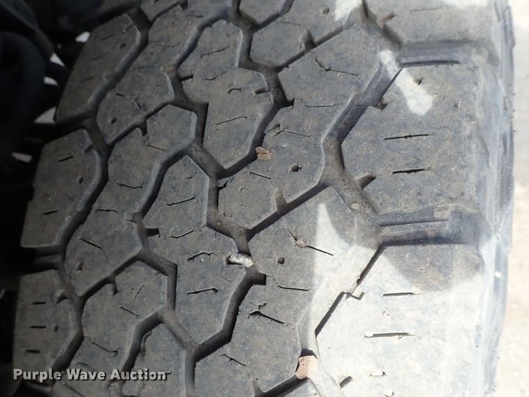 image for item DG3069 2016 Dodge Ram 2500  Crew Cab pickup truck