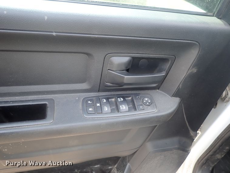 image for item DG3071 2016 Dodge Ram 2500  Crew Cab pickup truck