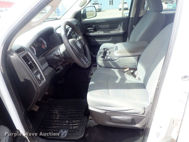 image for item DG3071 2016 Dodge Ram 2500  Crew Cab pickup truck