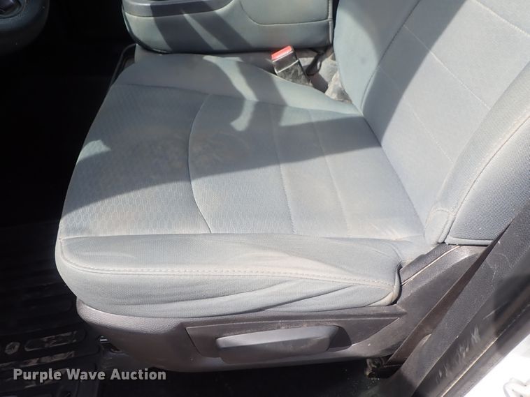 image for item DG3071 2016 Dodge Ram 2500  Crew Cab pickup truck