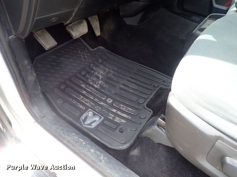 image for item DG3071 2016 Dodge Ram 2500  Crew Cab pickup truck