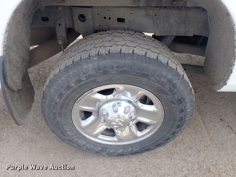 image for item DG3071 2016 Dodge Ram 2500  Crew Cab pickup truck