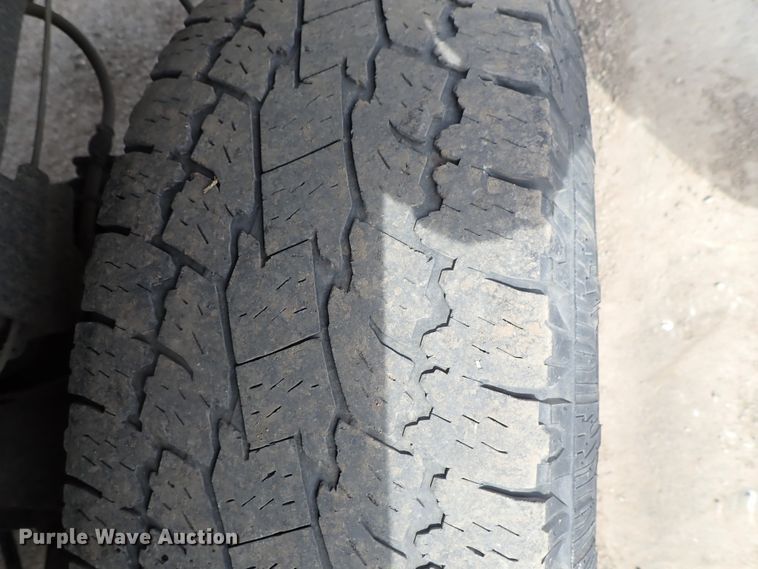 image for item DG3071 2016 Dodge Ram 2500  Crew Cab pickup truck