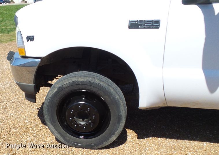 image for item DG5646 2004 Ford F450 Super Duty box truck