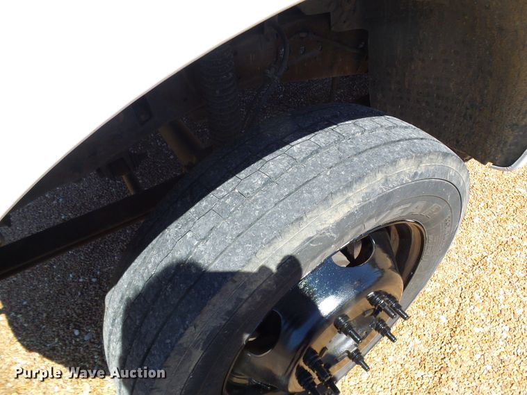 image for item DG5646 2004 Ford F450 Super Duty box truck