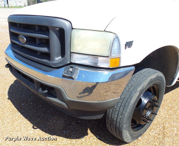 image for item DG5646 2004 Ford F450 Super Duty box truck
