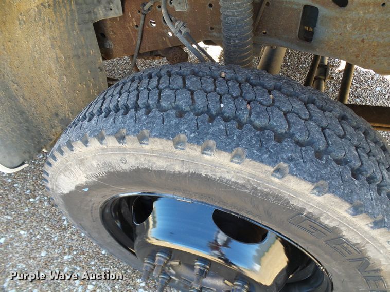 image for item DG5646 2004 Ford F450 Super Duty box truck