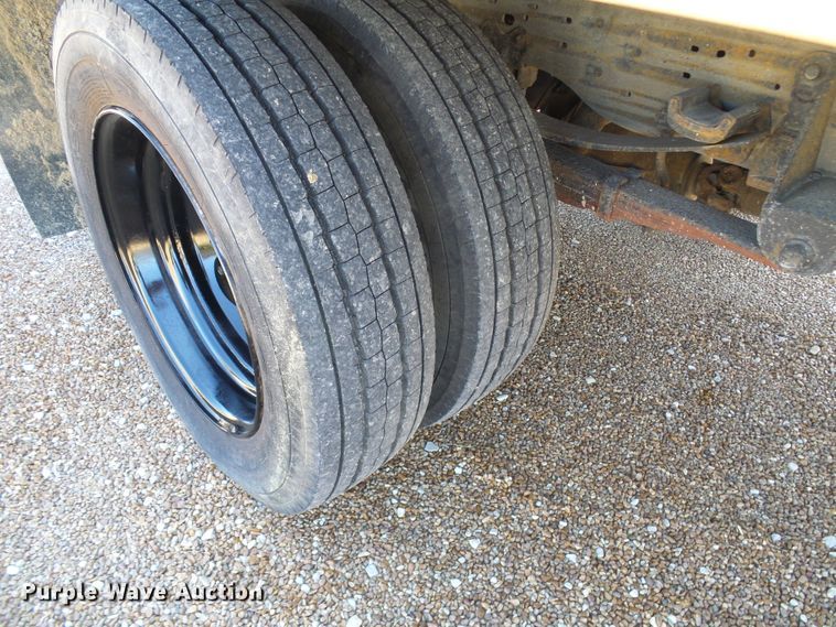 image for item DG5646 2004 Ford F450 Super Duty box truck