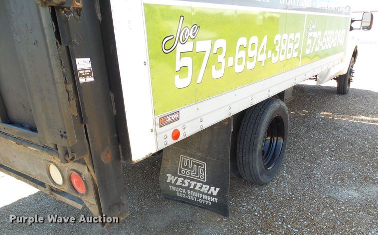 image for item DG5646 2004 Ford F450 Super Duty box truck