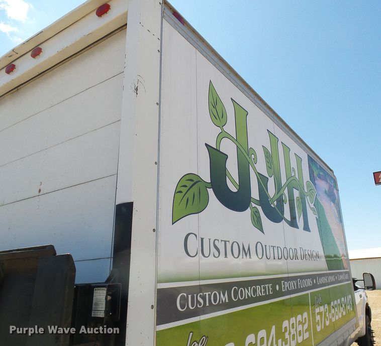 image for item DG5646 2004 Ford F450 Super Duty box truck