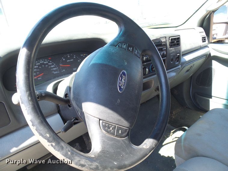 image for item DG5646 2004 Ford F450 Super Duty box truck