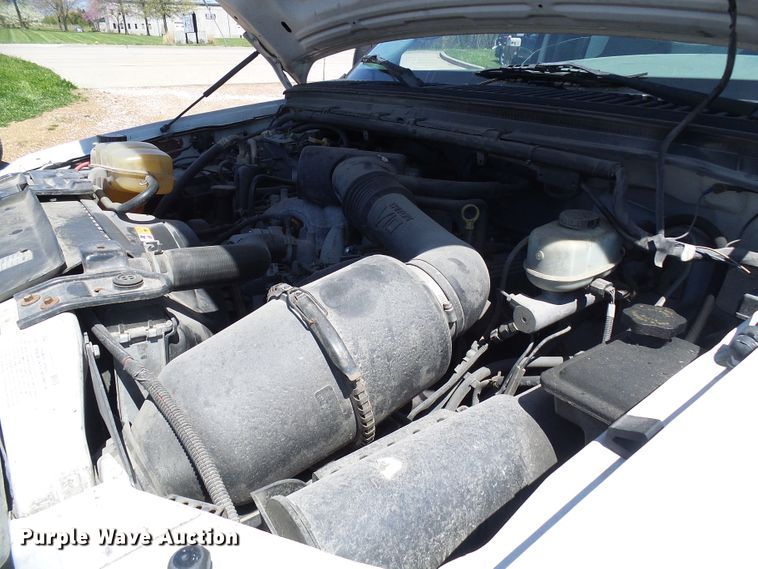 image for item DG5646 2004 Ford F450 Super Duty box truck