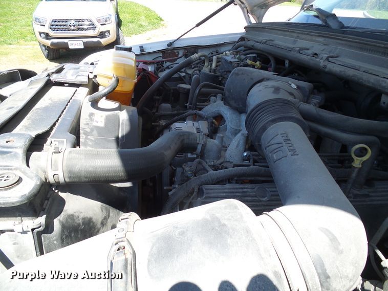 image for item DG5646 2004 Ford F450 Super Duty box truck