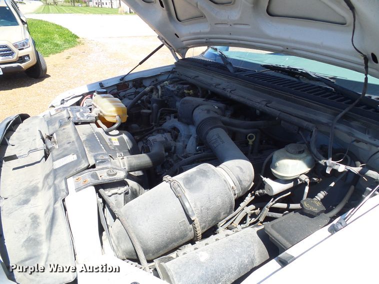 image for item DG5646 2004 Ford F450 Super Duty box truck