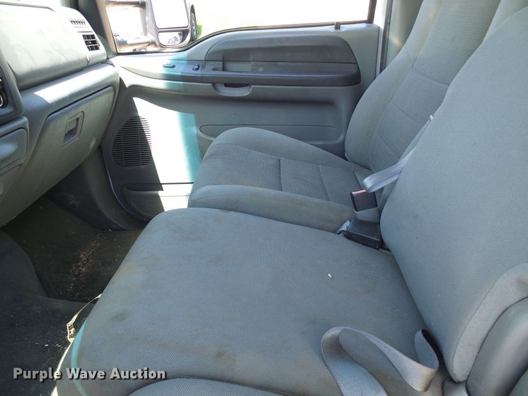 image for item DG5646 2004 Ford F450 Super Duty box truck