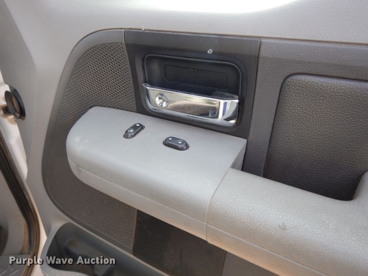 image for item DG6406 2004 Ford F150  pickup truck