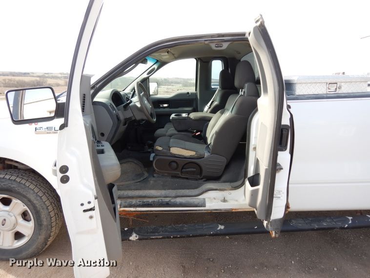 image for item DG6406 2004 Ford F150  pickup truck