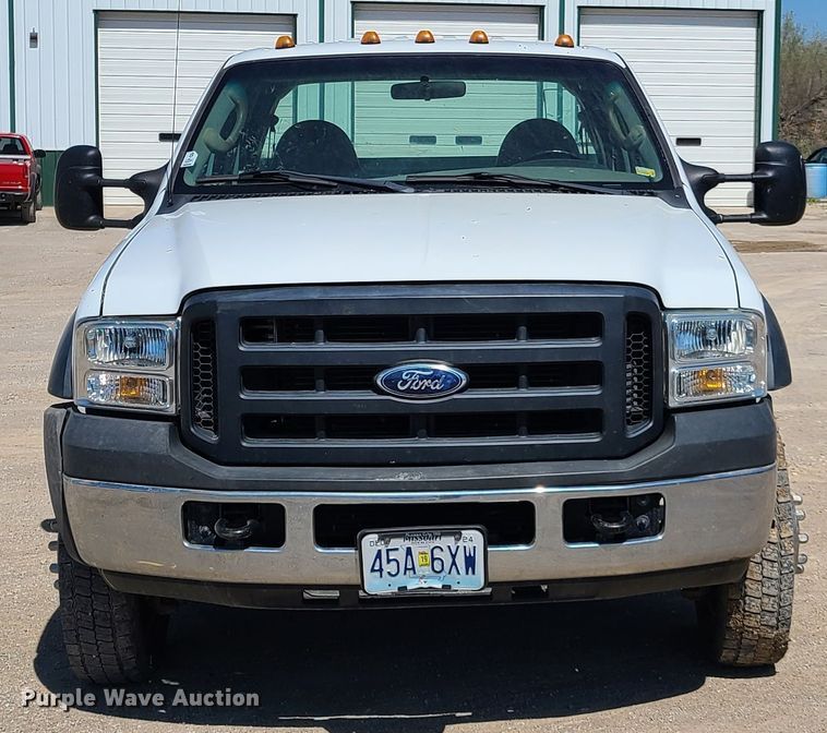 image for item DG7709 2006 Ford F550 Super Duty Crew Cab utility truck