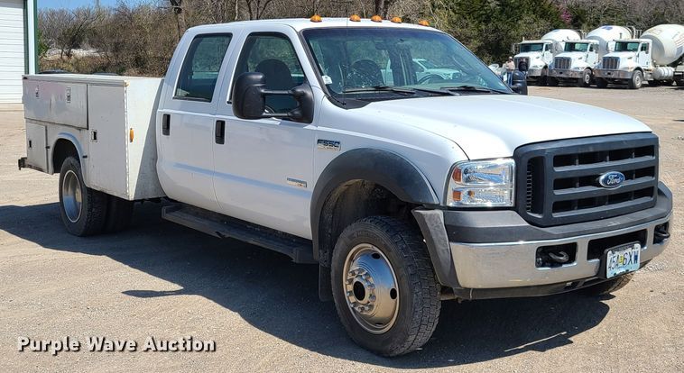 image for item DG7709 2006 Ford F550 Super Duty Crew Cab utility truck