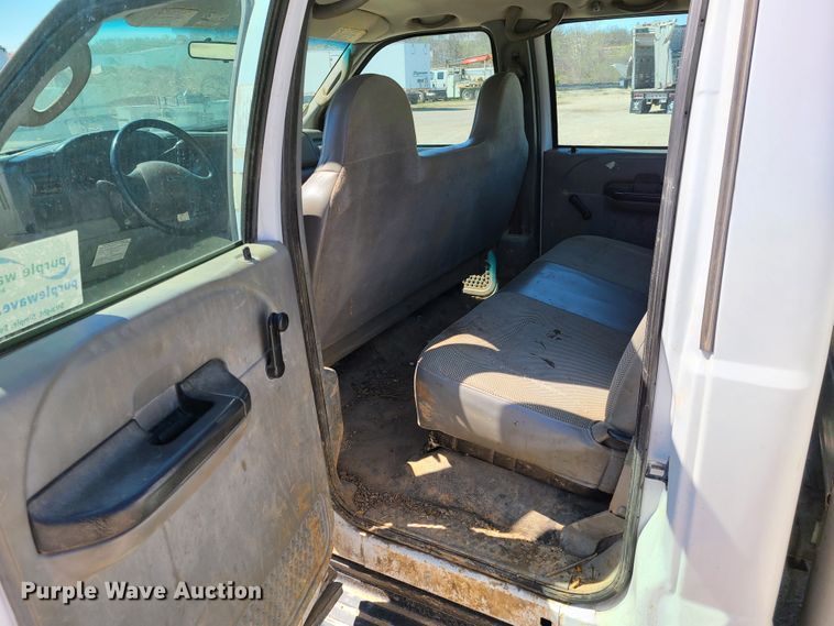 image for item DG7709 2006 Ford F550 Super Duty Crew Cab utility truck