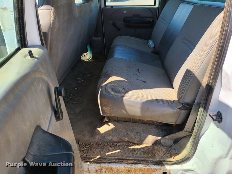 image for item DG7709 2006 Ford F550 Super Duty Crew Cab utility truck