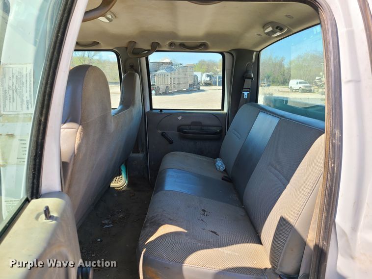 image for item DG7709 2006 Ford F550 Super Duty Crew Cab utility truck