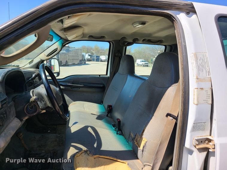 image for item DG7709 2006 Ford F550 Super Duty Crew Cab utility truck