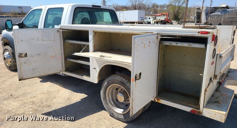 image for item DG7709 2006 Ford F550 Super Duty Crew Cab utility truck