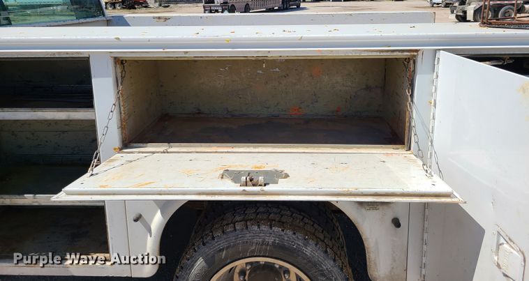 image for item DG7709 2006 Ford F550 Super Duty Crew Cab utility truck