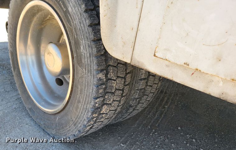 image for item DG7709 2006 Ford F550 Super Duty Crew Cab utility truck