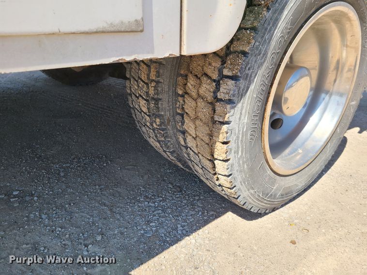 image for item DG7709 2006 Ford F550 Super Duty Crew Cab utility truck