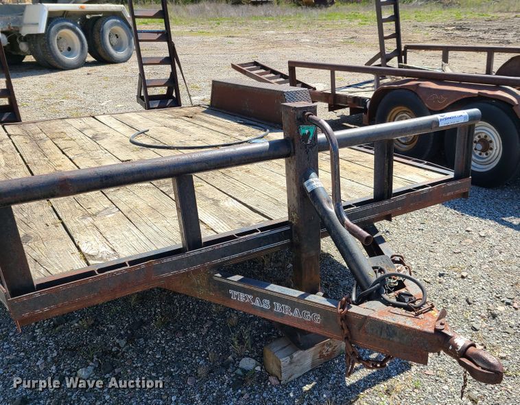 image for item DG7716 1998 Texas Bragg utility trailer