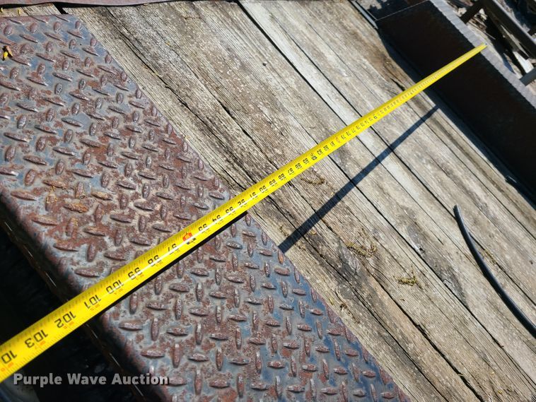 image for item DG7716 1998 Texas Bragg utility trailer