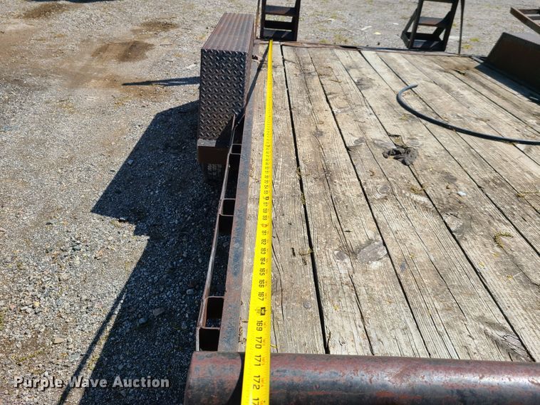 image for item DG7716 1998 Texas Bragg utility trailer