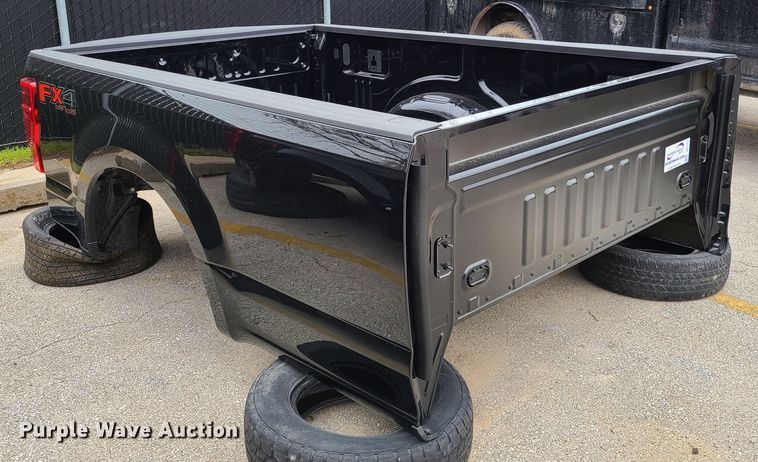 image for item DG7727 2020 Ford Super Duty pickup truck bed