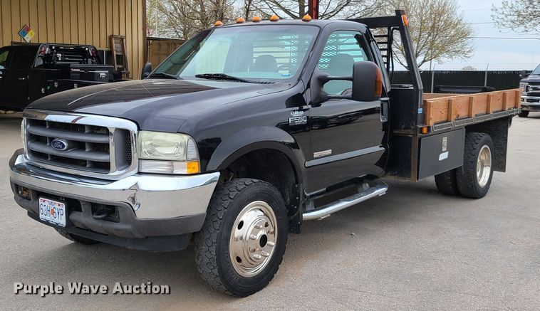 image for item DG7728 2004 Ford F550 Super Duty XLT flatbed truck