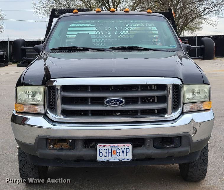 image for item DG7728 2004 Ford F550 Super Duty XLT flatbed truck