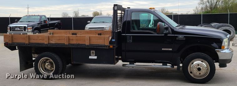 image for item DG7728 2004 Ford F550 Super Duty XLT flatbed truck