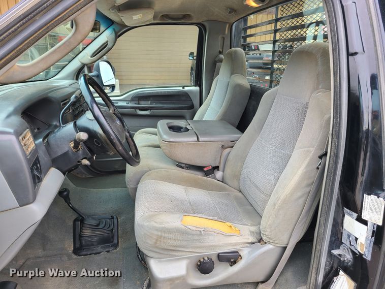 image for item DG7728 2004 Ford F550 Super Duty XLT flatbed truck