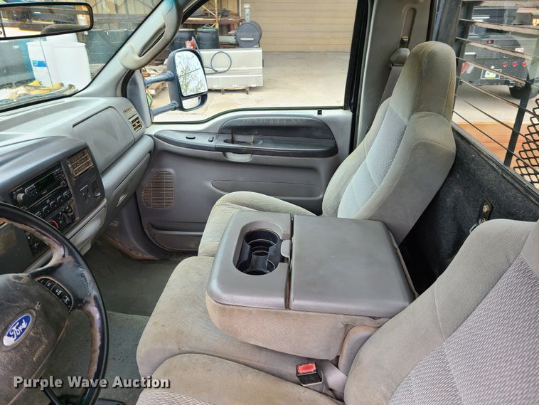 image for item DG7728 2004 Ford F550 Super Duty XLT flatbed truck