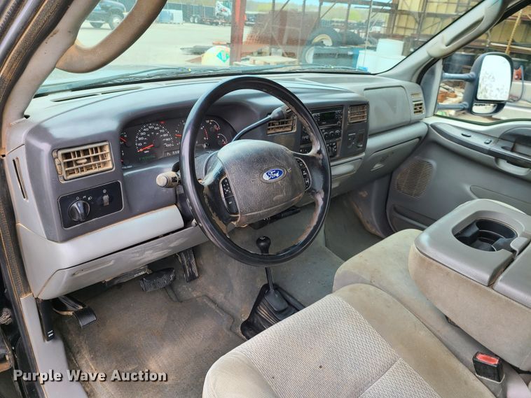 image for item DG7728 2004 Ford F550 Super Duty XLT flatbed truck