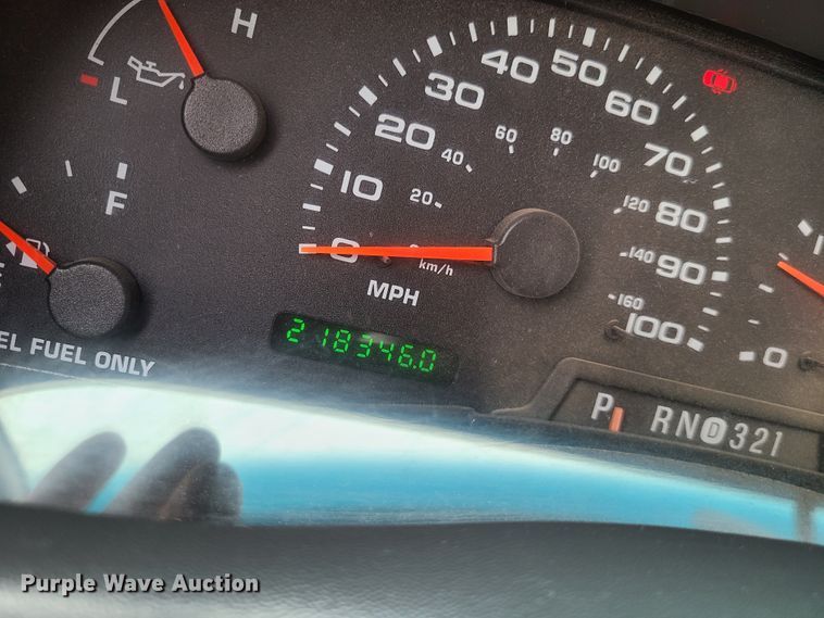 image for item DG7728 2004 Ford F550 Super Duty XLT flatbed truck