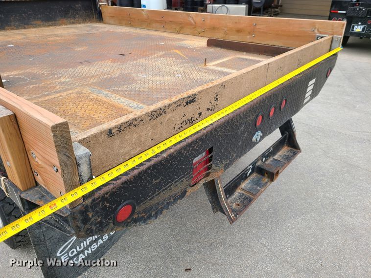 image for item DG7728 2004 Ford F550 Super Duty XLT flatbed truck