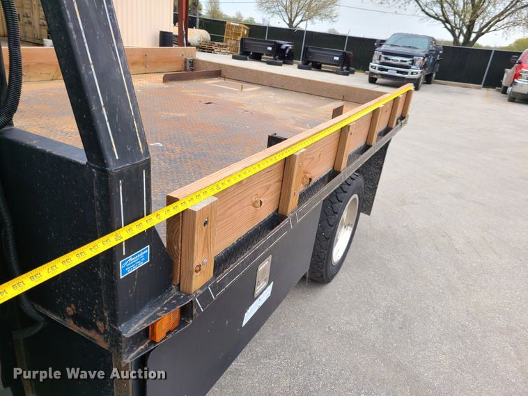 image for item DG7728 2004 Ford F550 Super Duty XLT flatbed truck
