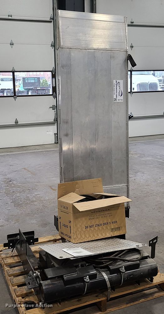 image for item DG7735 Tommy Gate Cantilever Series end gate lift