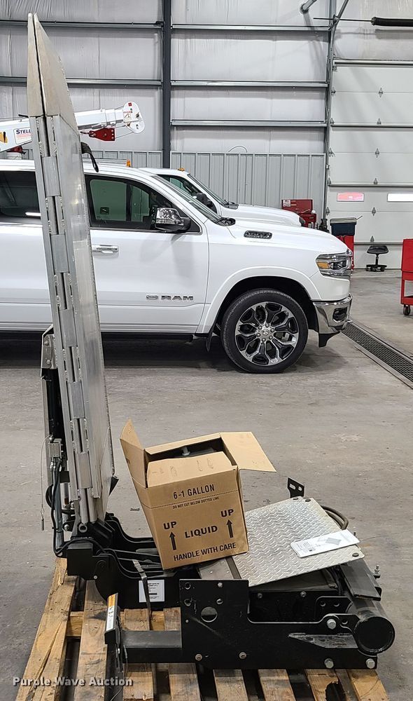 image for item DG7735 Tommy Gate Cantilever Series end gate lift